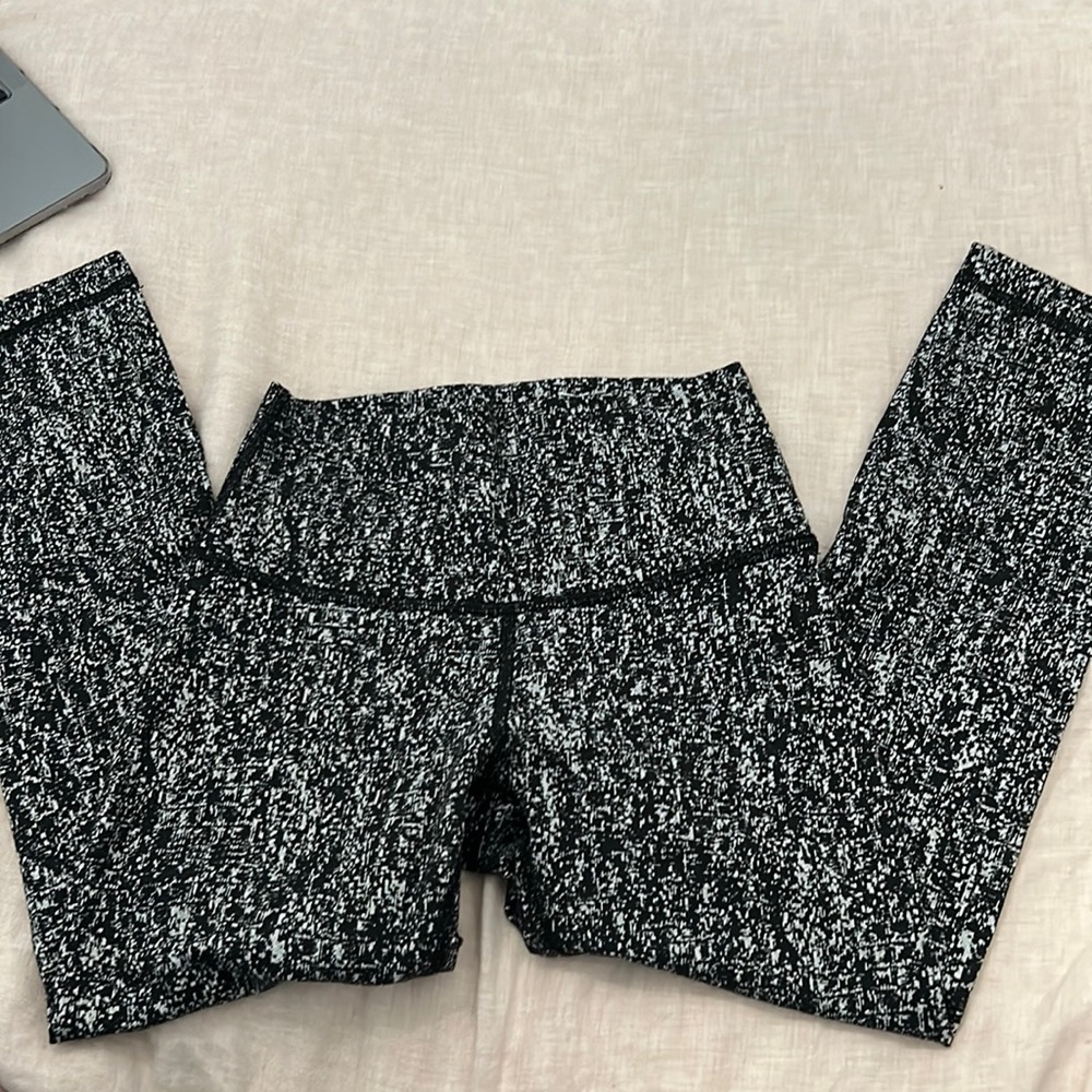 Lululemon, black and white leggings